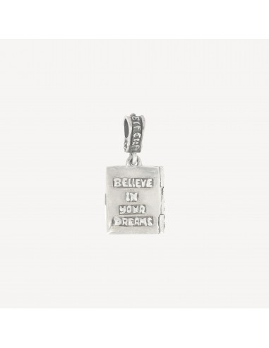 Pendentif Believe rembourrage situé sous